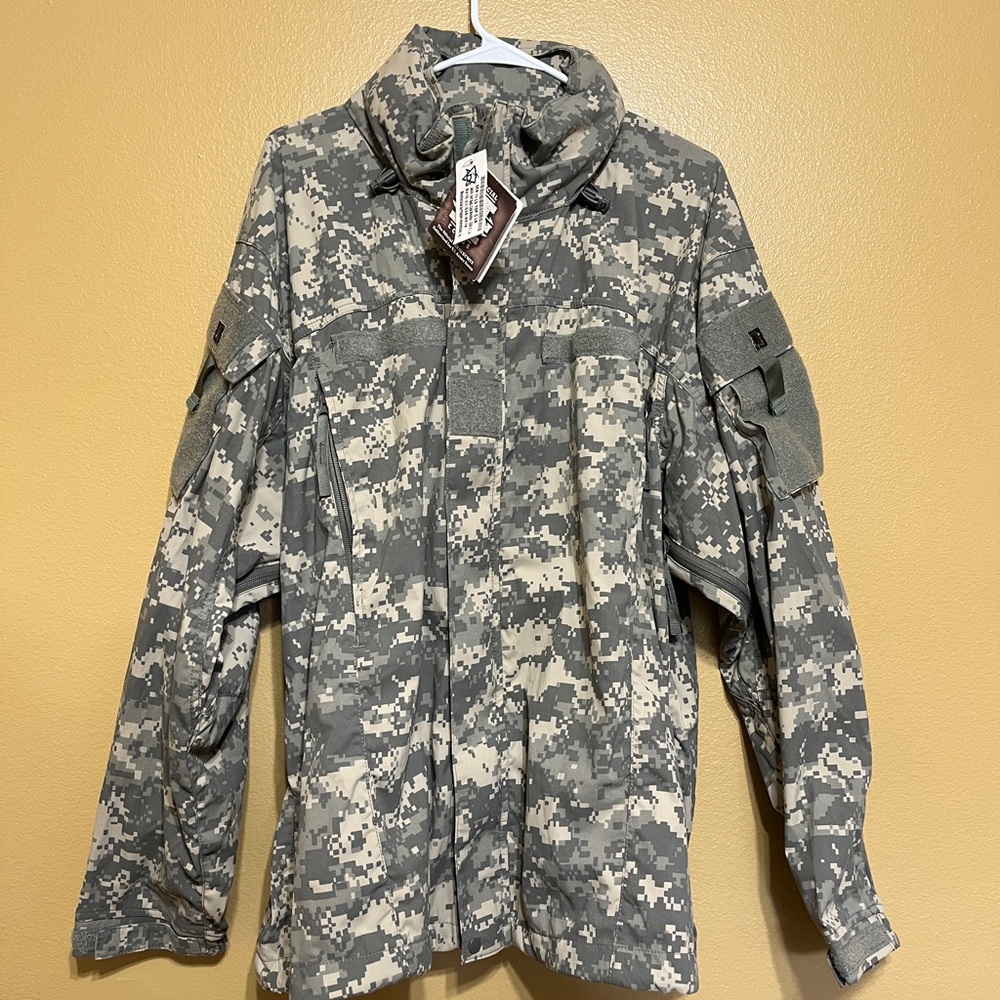 ECWS Gen III Level 5 Soft Shell Jacket Large NWT Military Army Digital Camo